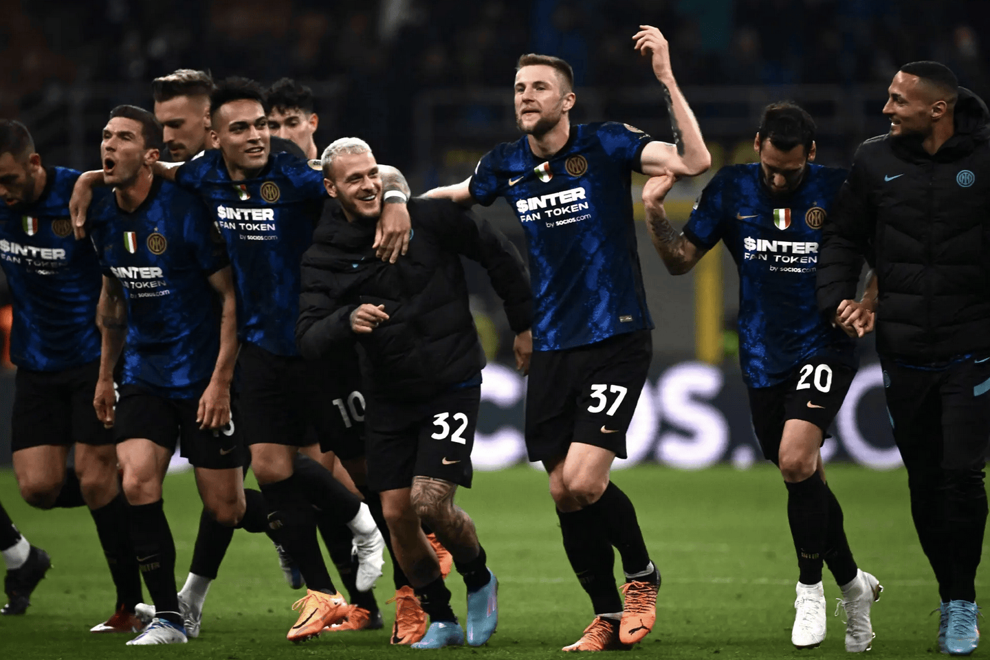 包含热辣挑战:尤文图斯、国际米兰决斗激烈的词条 包含热辣挑战:尤文图斯、国际米兰决斗激烈的词条