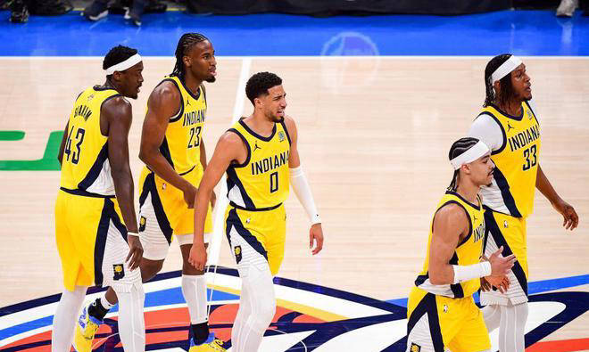 乐鱼体育vip注册-包含猛龙客场战胜马刺，西亚卡姆砍下分的词条