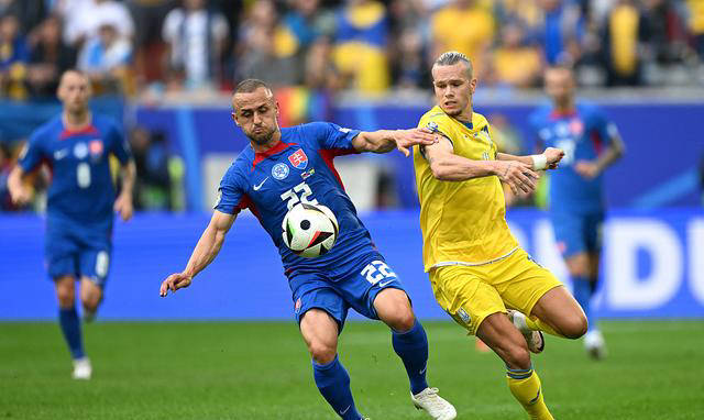 包含斯洛伐克队集体努力，实现逆转的词条