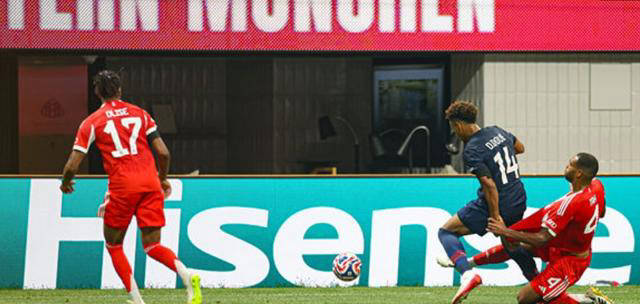 乐鱼体育登录-巴黎前锋对阵拜仁再现爆发，神勇进球