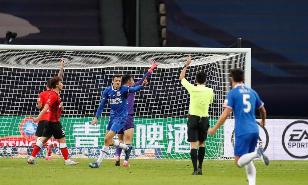 关于上港后防线稳固,极速反击瞄准对手大门的信息 关于上港后防线稳固,极速反击瞄准对手大门的信息