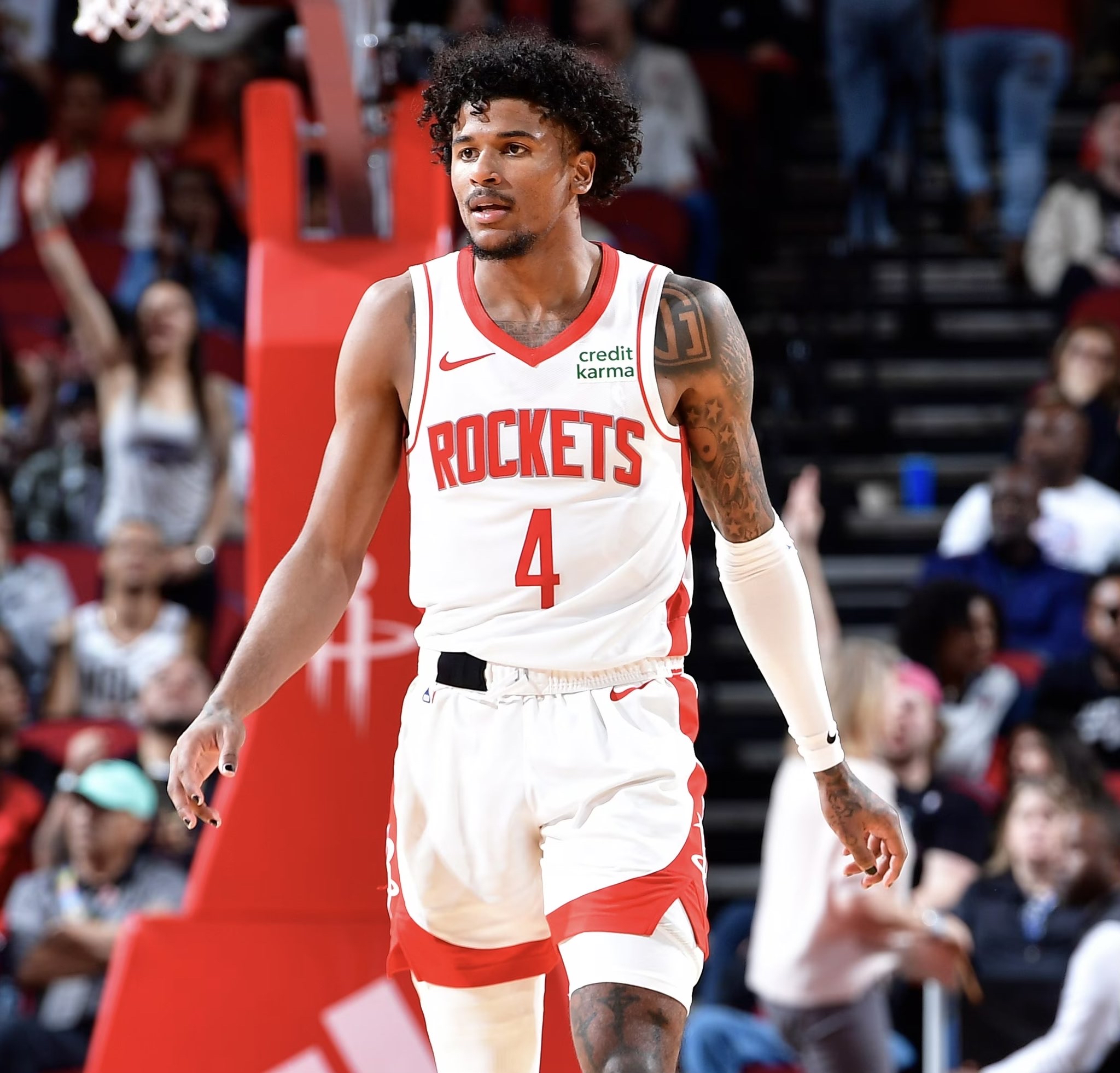 爵士队轻松战胜对手，晋级季后赛