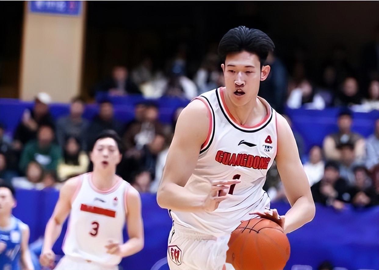 乐鱼体育投注-湖北队中锋表现出色，球队士气高涨备战下一场的简单介绍