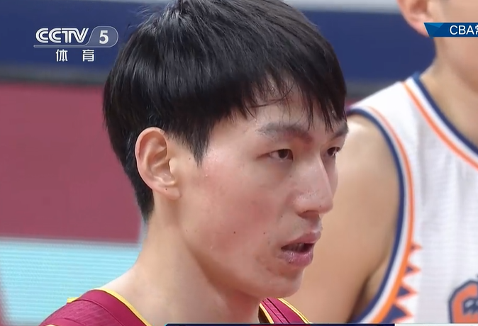 湖北队中锋表现出色，球队士气高涨备战下一场的简单介绍