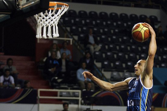 巴拉圭篮球队在东京比赛中获胜 巴拉圭篮球队在东京比赛中获胜