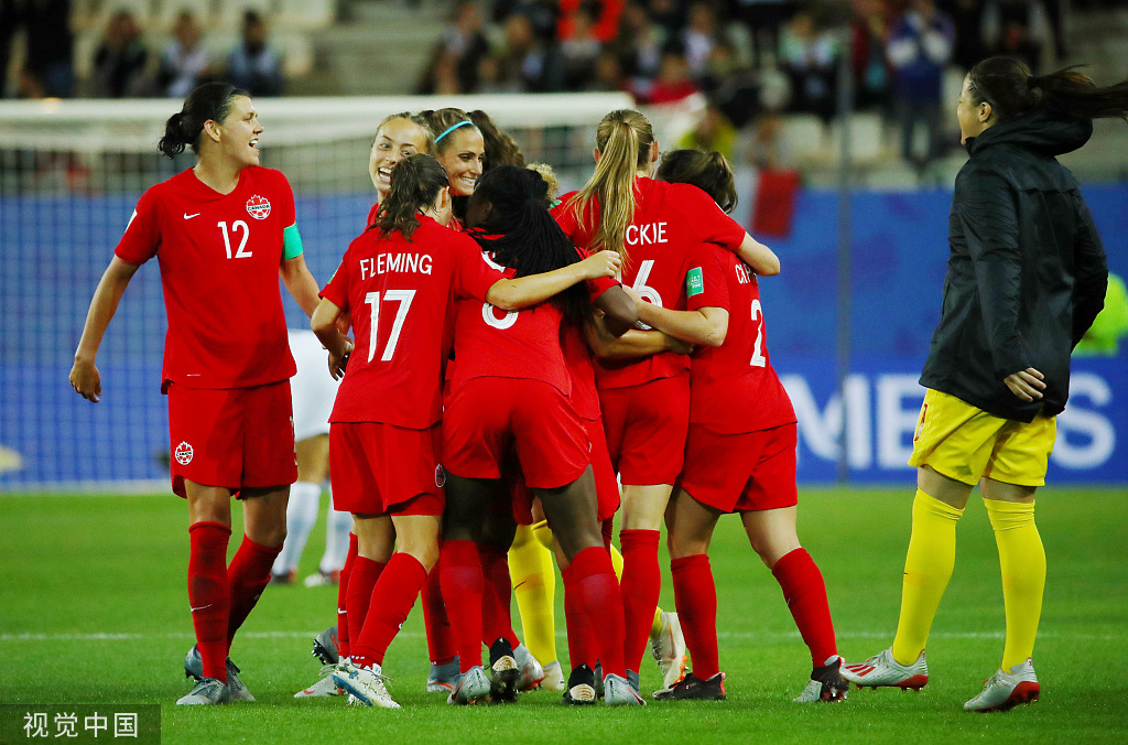 包含荷兰队与加拿大斗智斗勇，谁能笑到最后？的词条