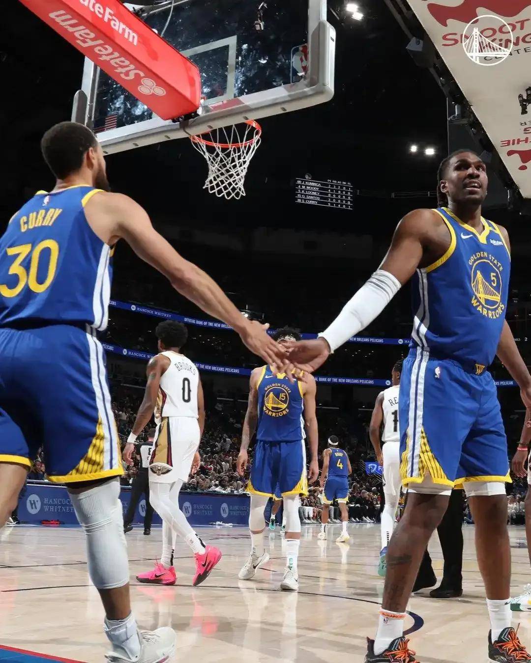 勇士主场胜马刺，库里轰下50分